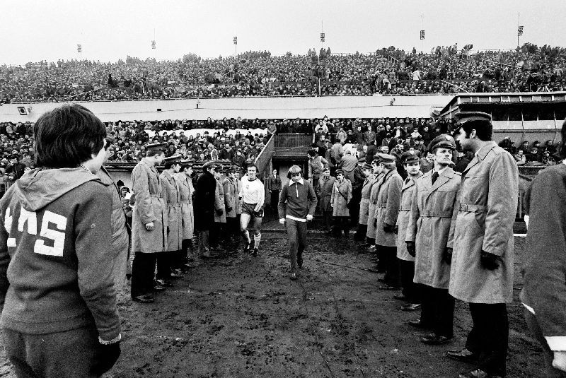 Archiwalne zdjęcia stadionu, piłkarzy, działaczy i kibiców...