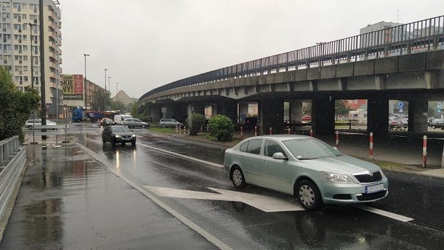 W czwartek i w piątek drogowcy będą pracować na łącznicy ronda z mostem na ul. Nysy Łużyckiej