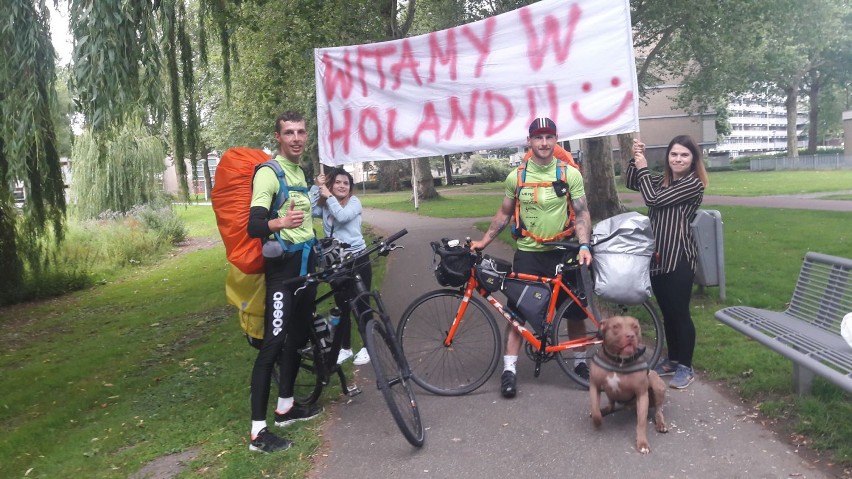 Przemek i Marcin z Lipna pokonali 1,3 tysiąca kilometrów na rowerach dla schroniska dla zwierząt we Włocławku [zdjęcia, wideo]