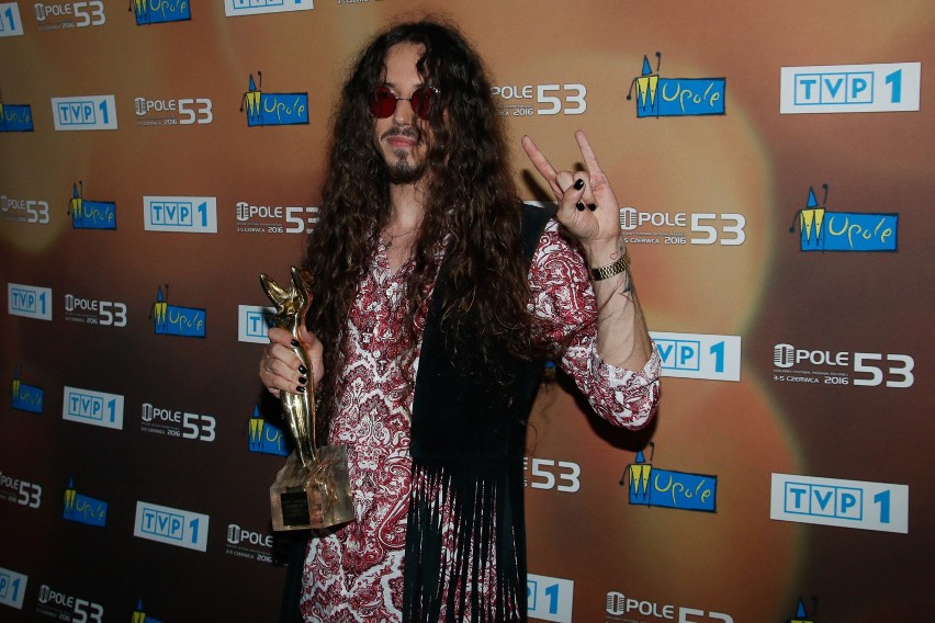 Michał Szpak na festiwalu w Opolu.