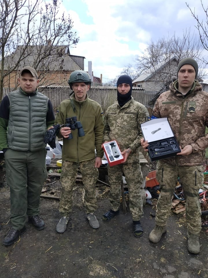 W Suchedniowie zbierają pomoc dla ukraińskich żołnierzy. Chcą kupić samochód. Zobacz zdjęcia 