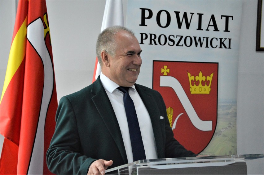 Dyrektor Zespołu Szkół w Piotrkowicach Małych Jarosław...