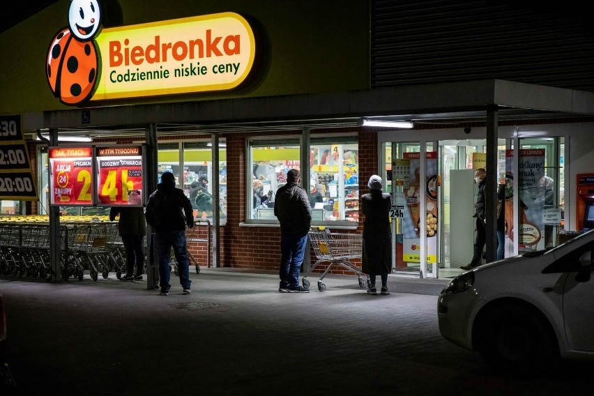 Biedronka: Godziny otwarcia wydłużone do 24h. LISTA SKLEPÓW całodobowych to  powrót Akcji24 z czasów lockdownu | Dziennik Zachodni