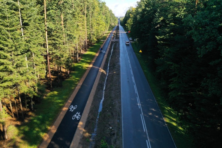 Tak prezentuje się nowa ścieżka rowerowa w gminie Zagnańsk.