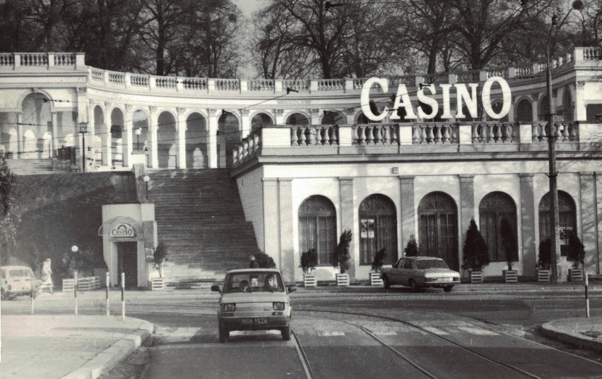 Casino Reduta istniało przez całe dekady Mamy przełom lat...