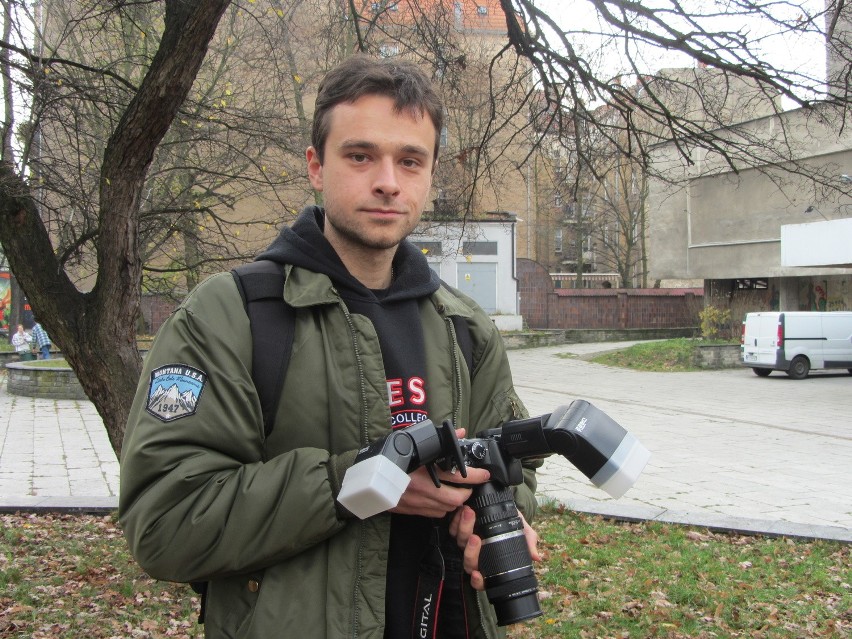 Michał Matuszak fotografuje owady