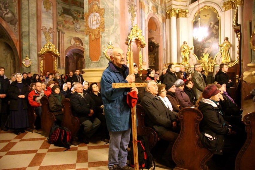 Ekstremalna Droga Krzyżowa z Lublina do Wąwolnicy. 44 km w różnych intencjach (ZDJĘCIA)