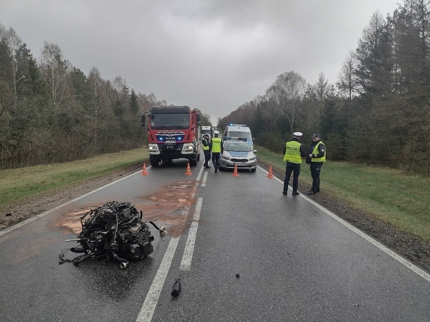 Dwie osoby zginęły w zderzeniu samochodu osobowego z...