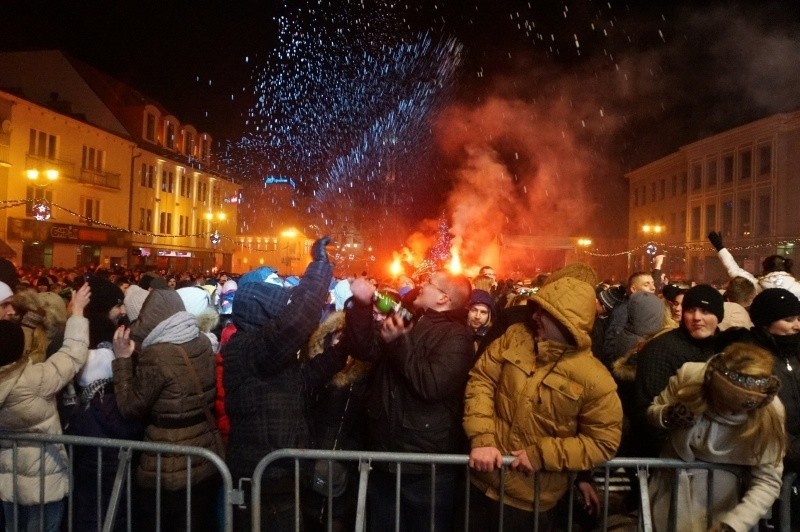 Sylwester 2013/2014. Rynek Kościuszki. Tak Białystok witał nowy rok 2014 (zdjęcia, wideo)