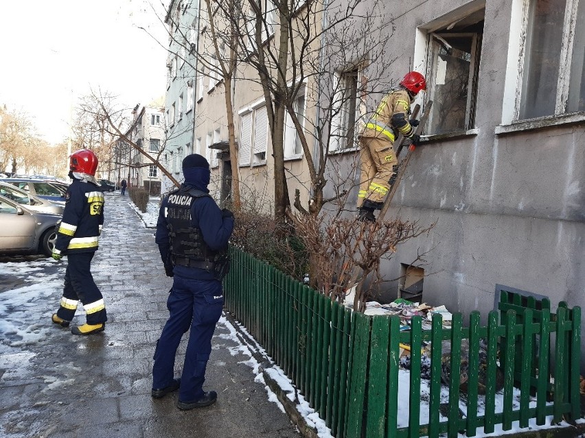 Wrocław: Pożar w mieszkaniu przy Jaracza (ZDJĘCIA)