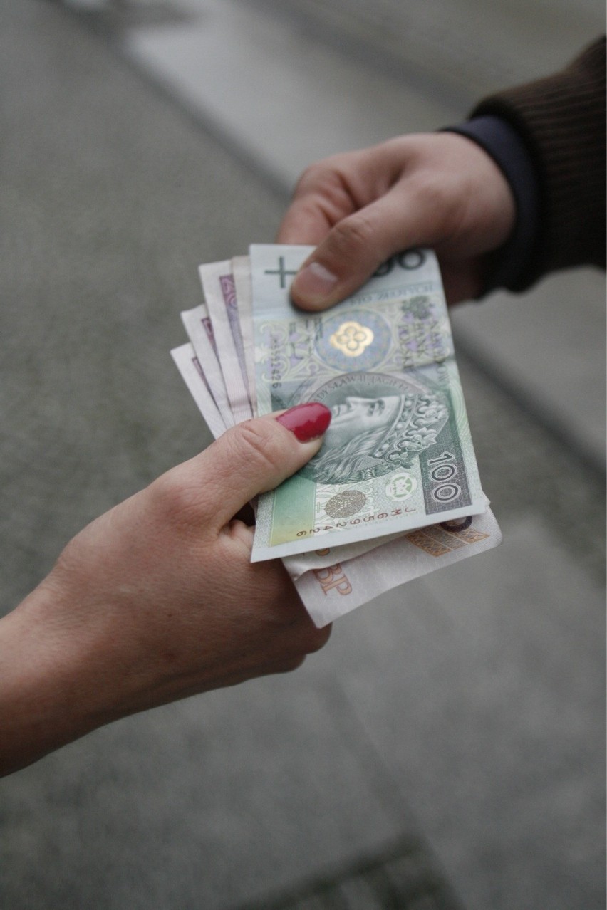 Płaca minimalna 2019 w Polsce. Rekordowy wzrost najniższej pensji. Sprawdź, ile dostaniesz za płacę minimalną netto