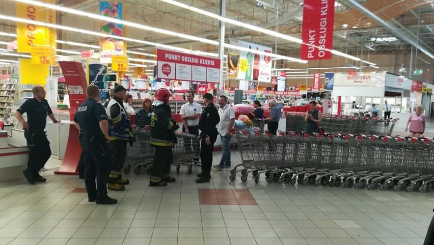 Wybuch na terenie Centrum Handlowego Auchan Komorniki w...