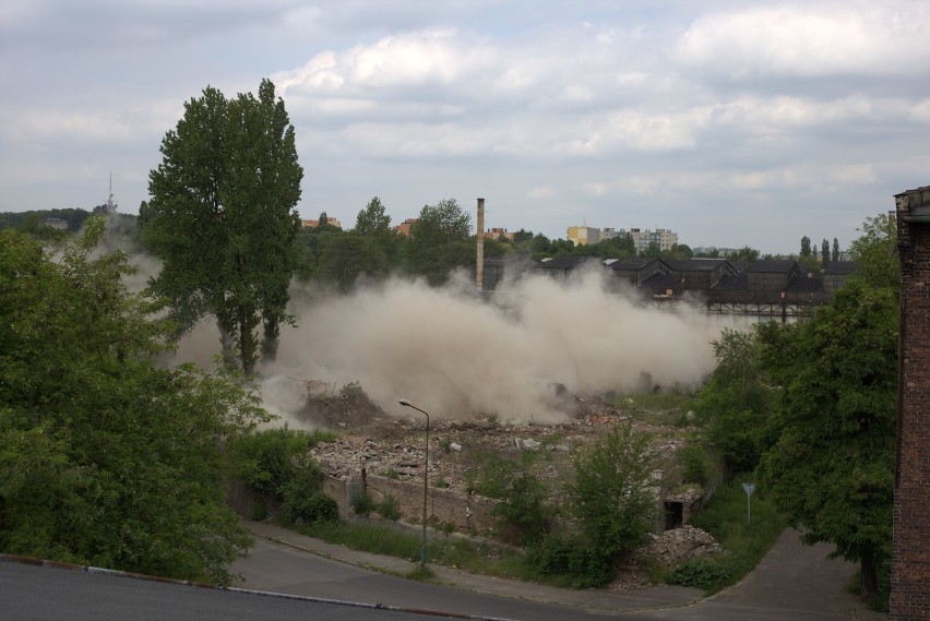 Kominy Huty Jedność zostały wyburzone