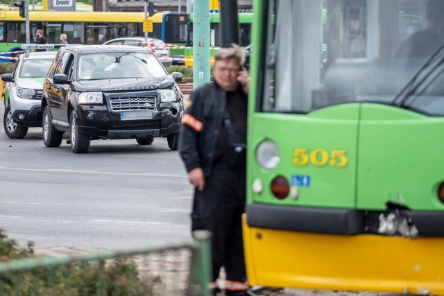 Awaria tramwajowa spowodowała wstrzymanie ruchu w kierunku centrum Poznania.