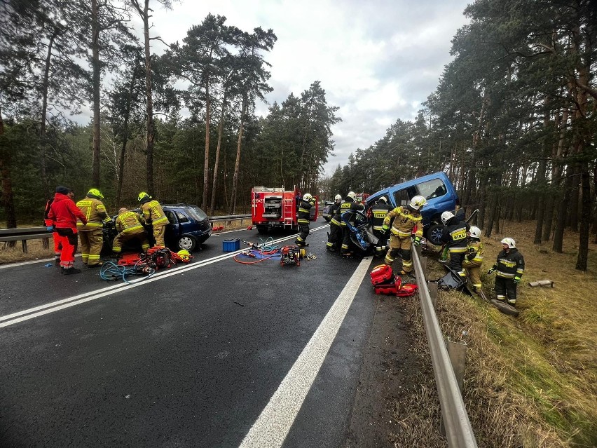 W wyniku wypadku trzy osoby zostały ranne