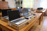 Gmina Stara Błotnica kupiła laptopy do nauki zdalnej. Będą z nich korzystać uczniowie ze szkół