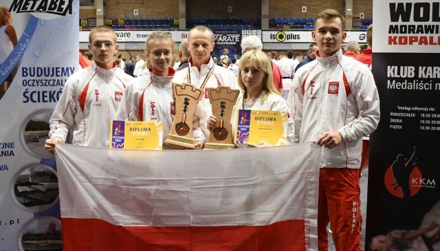 Od lewej Piotr Węgliński, Kinga Rabiej, sensei Andrzej Horna, Sylwia Kazimierska, Wiktor Binkowski.