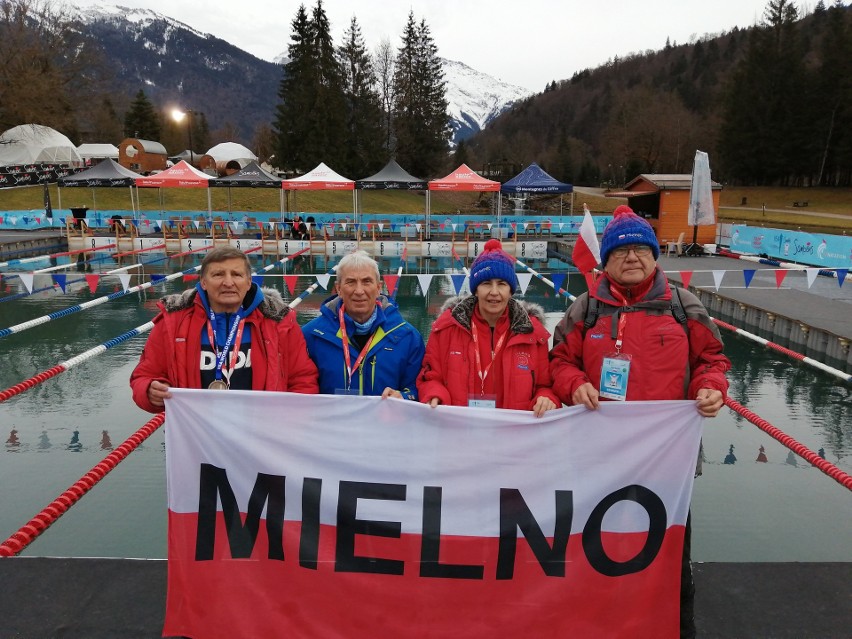 Pływacy z Mielna zdobyli drużynowe wicemistrzostwo