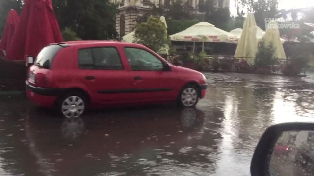 Skutki poniedziałkowej ulewy w Nowym Sączu.