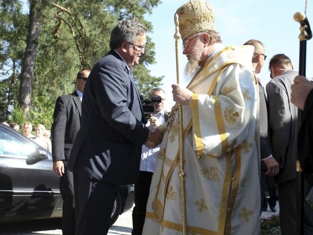 Bronisław Komorowski (z lewej) i metropolita Sawa, zwierzchnik Kościoła prawosławnego w Polsce.