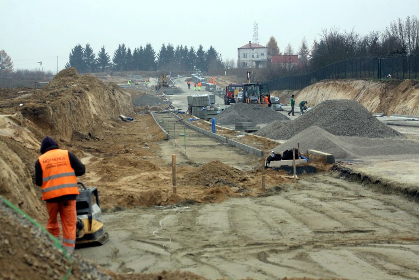 IKEA w Lublinie: Trwa budowa dróg dojazdowych (ZDJĘCIA)