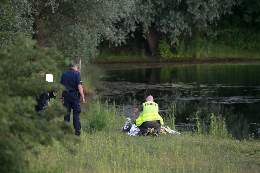 Kraków. Ciało mężczyzny wyłowiono ze stawu Dąbskiego