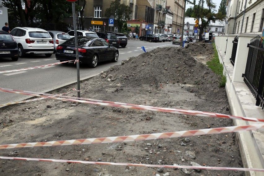 Chodnik przy ul. Rajskiej zostanie wyremontowany za ok. 200...