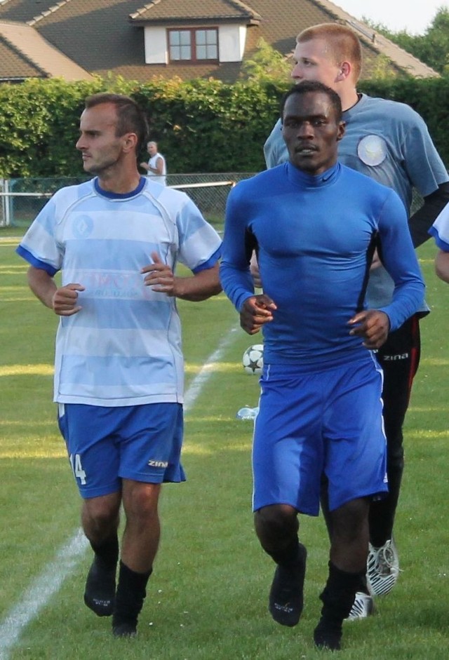 Kameruńczyk Georghe Teboh wznowił po kontuzji treningi, ale na boisku może pojawi się dopiero pod koniec kwietnia.