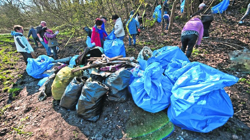 Trash Challenge. Seniorzy z Sianowa podjęli wyzwanie