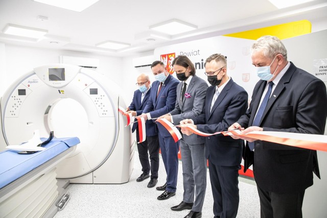 Oficjalne otwarcie nowej pracowni tomografii komputerowej w szpitalu w Mońkach (13 stycznia 2022 r.)