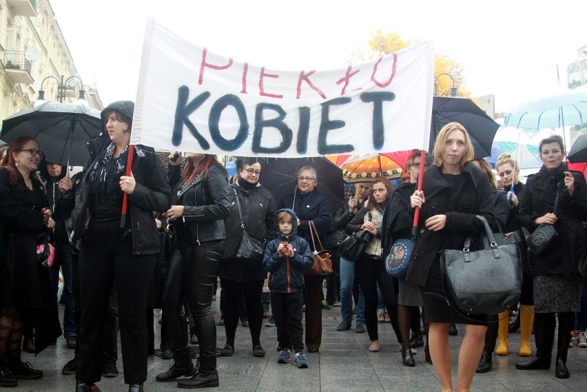 Duża frekwencja na Czarnym Proteście w Lublinie (ZDJĘCIA, WIDEO)