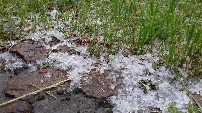 Gradobicie w Krynicy-Zdroju. IMGW ostrzega przed silnymi...