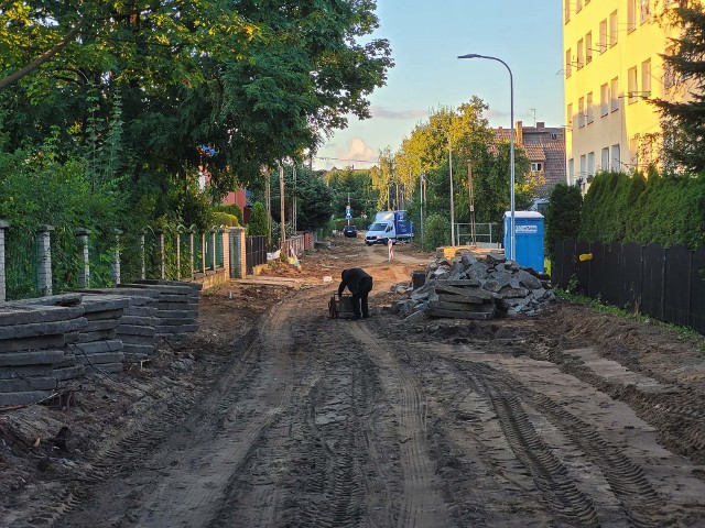 Na remontowanej ulicy Jana Kazimierza zakończyły się prace związane z modernizacją sieci wodno-kanalizacyjnych na głównym ciągu ulicy, co pozwoliło na rozpoczęcie robót drogowych.