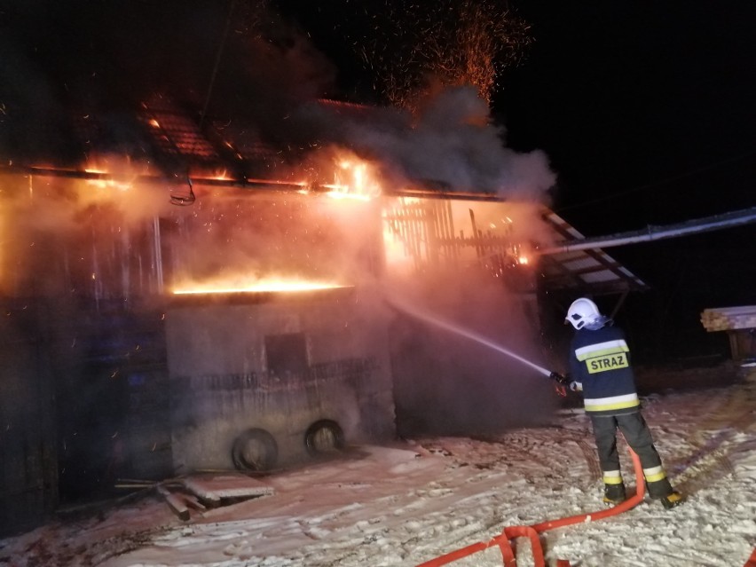 Czarny Dunajec. W nocy w ogniu stanął tartak [ZDJĘCIA]