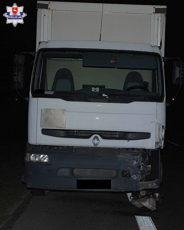 Tragiczny wypadek w pow. radzyńskim: Ciężarówka najechała na seata. Zginął pasażer