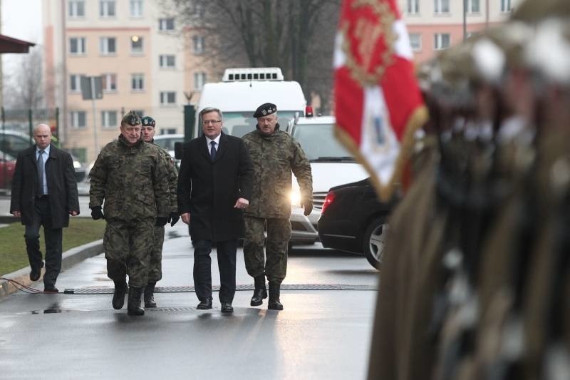 Prezydent Bronisław Komorowski wizytował jednostkę 21....