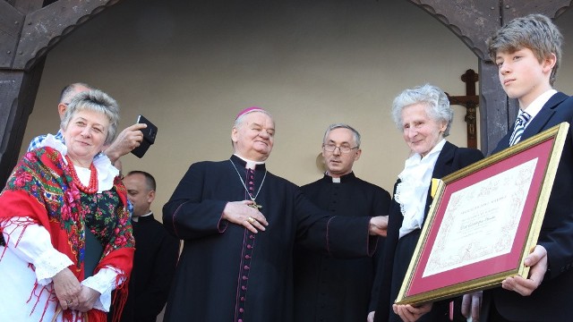 Papież Franciszek przyznał jedno z najwyższych odznaczeń Stolicy Apostolskiej - medal „Pro Ecclesia et Pontifice”, 77-letniej Elżbiecie Babickiej