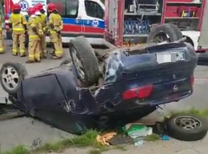 Groźnie wyglądający wypadek na Brochowie. Kierowca miał trzy...