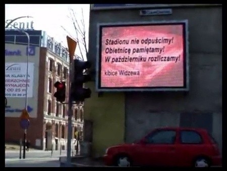 Dialog kibiców z prezydent Łodzi poprzez billboardy (film)