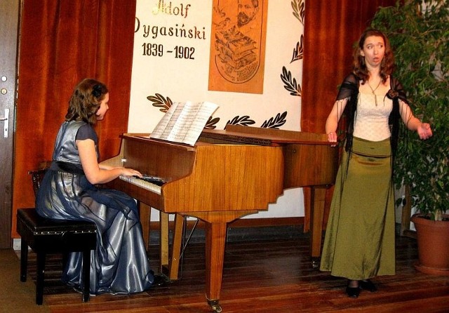 W koncercie wystąpiły Magdalena Garbacz (śpiew) i Agnieszka Drożdżal (fortepian)