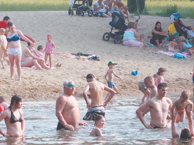 Na zdjęciu stawek w Słupsku, na którym latem jest jedyne w mieście kąpielisko.