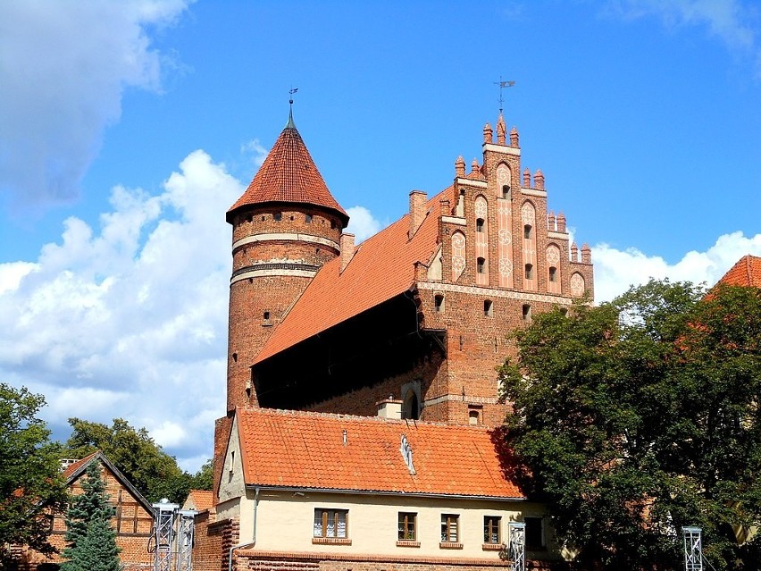 Gotycki zamek krzyżacki, który pełnił ważną rolę w historii...