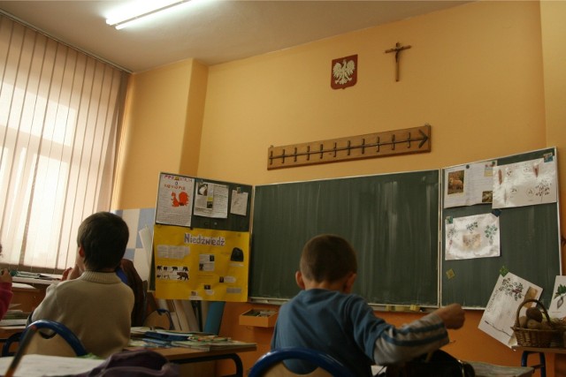 W liceach ogólnokształcących w Poznaniu zaledwie 33 procent uczniów uczęszcza na lekcje religii. Co więcej, w tym roku szkolnym we wszystkich typach szkół mniej osób zapisanych jest na te zajęcia niż w poprzednim roku. 