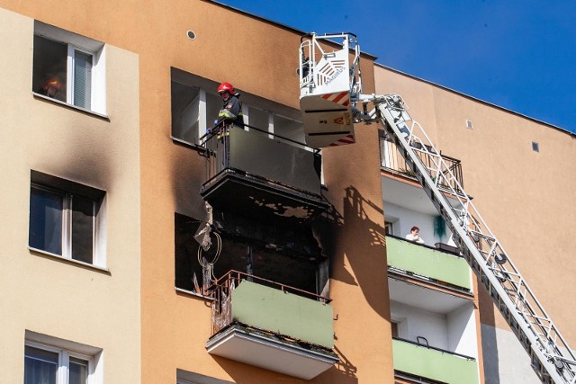 Pan Krzysztof z Fordonu, który 19 marca br. w pożarze mieszkania stracił wszystko, powoli wraca do normalnego życia za sprawą ludzi dobrej woli. Pomoc mieszkańców była tak szybka, że udało się już zebrać wszystkie najbardziej potrzebne rzeczy, w tym ubrania i środki czystości. ➤ Czytaj dalej ➤Stop Agresji Drogowej, odc. 7