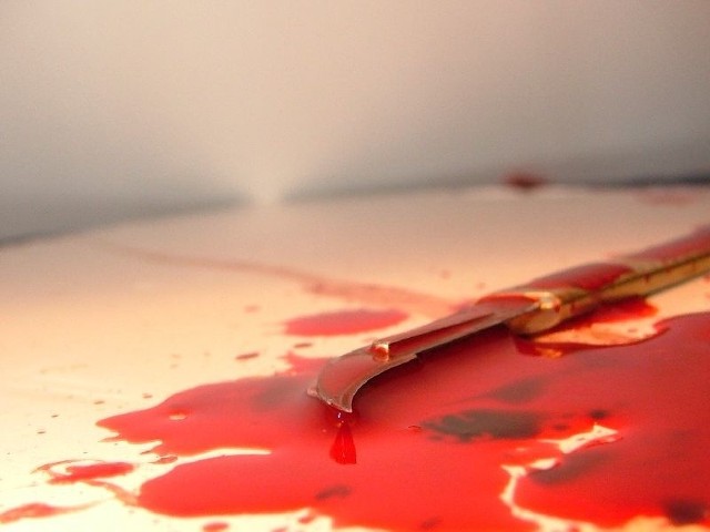 Napad na Pub Fiction zakończył się poranieniem nożem jednej z klientek