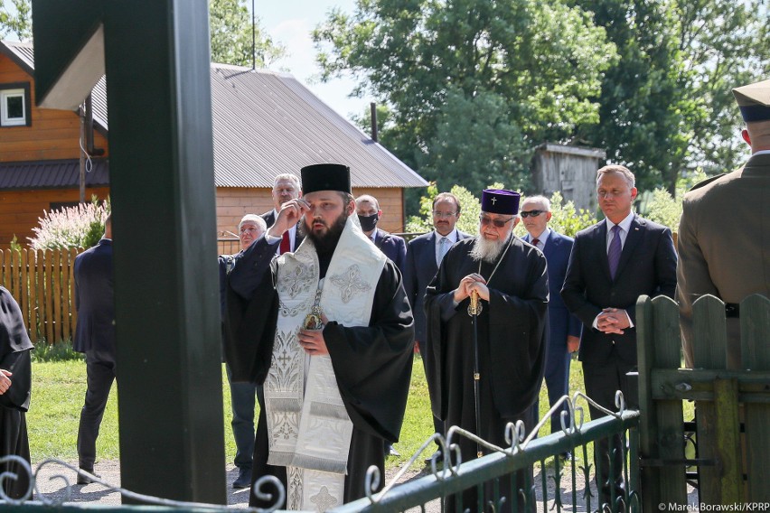 Prezydent RP Andrzej Duda w Zaleszanach. Przy krzyżu...