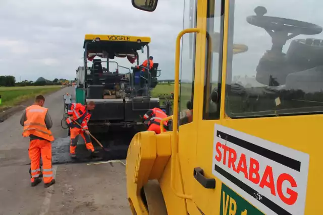 Na dłuższą metę lokalne firmy nie mają szans w starciu z gigantami, takimi jak Strabag.