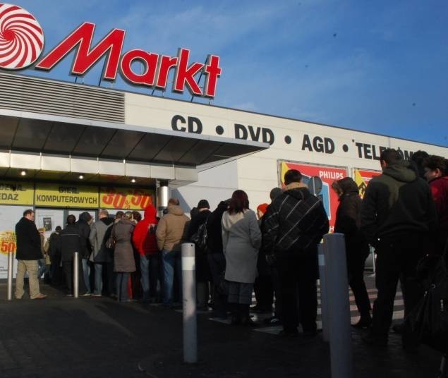 Kolejka po laptopy w Media Markt w Opolu