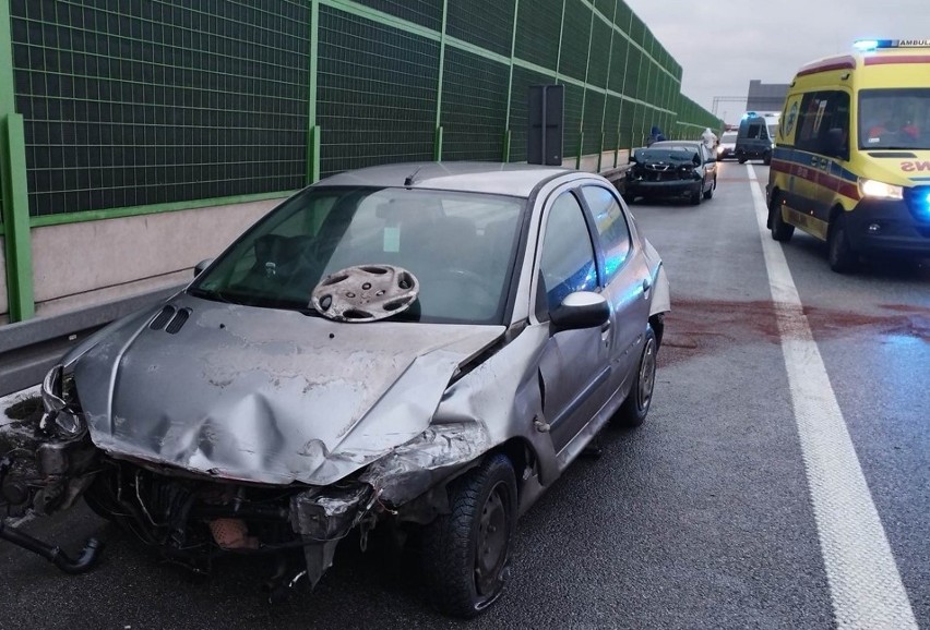 Wypadek na A1. Karambol na autostradzie 31.01.23. Utrudnienia w ruchu pomiędzy węzłami Łódź-Górna a Łódź-Wschód ZDJĘCIA