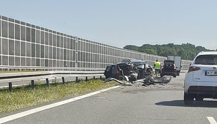 Wypadek na autostradzie A4 w Damienicach, jedna osoba ranna,...